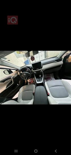 تۆیۆتا ڕاڤ 4